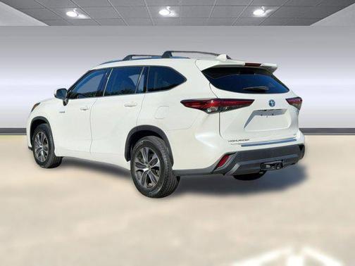 2020 Toyota Highlander Hybrid XLE