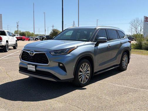 2023 Toyota Highlander Platinum