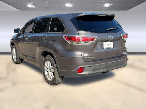 2016 Toyota Highlander LE