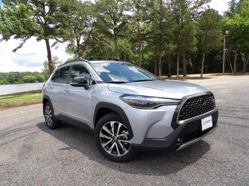 2025 Toyota Corolla Cross XLE