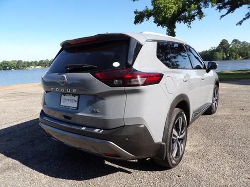 2022 Nissan Rogue SL