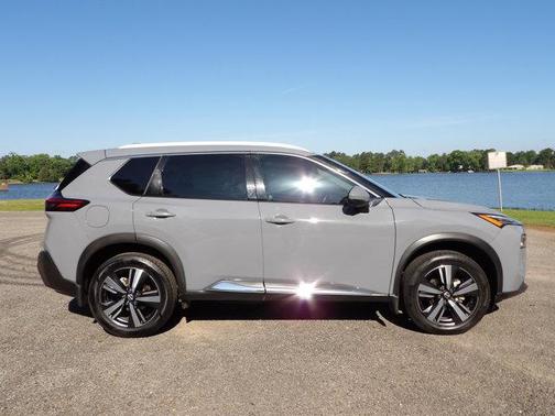 2022 Nissan Rogue SL