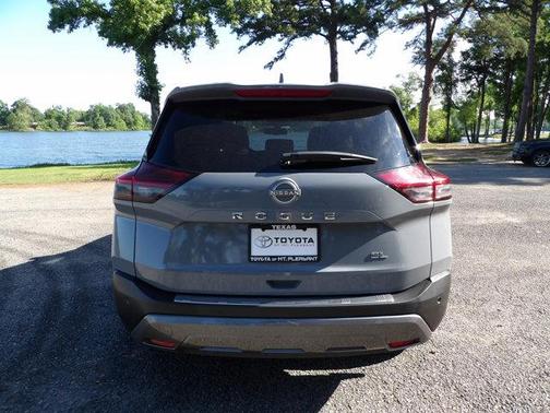 2022 Nissan Rogue SL