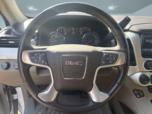White Frost Tricoat 2019 GMC Yukon SLT