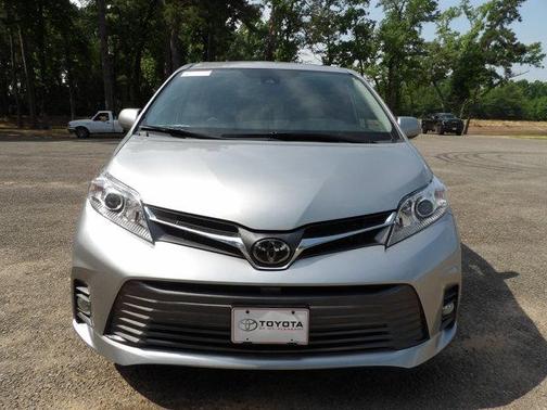2020 Toyota Sienna XLE Premium
