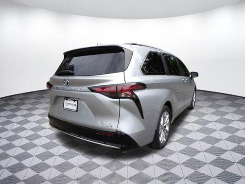 2022 Toyota Sienna Platinum 7 Passenger