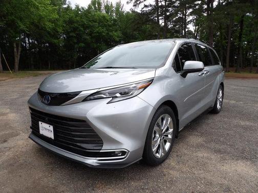 2022 Toyota Sienna Platinum 7 Passenger