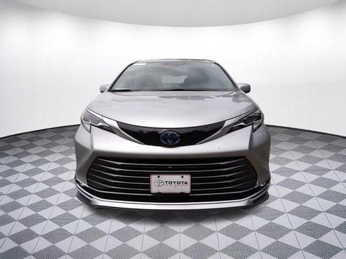 2022 Toyota Sienna Platinum 7 Passenger
