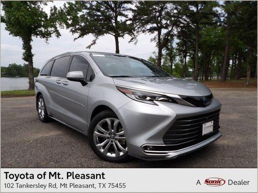 2022 Toyota Sienna Platinum 7 Passenger