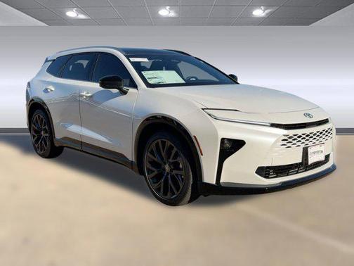 2025 Toyota Crown Signia XLE