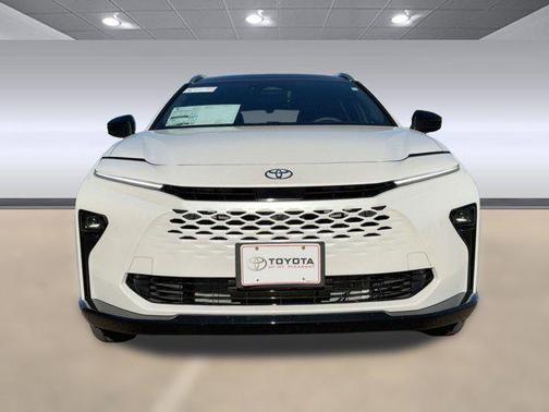 2025 Toyota Crown Signia XLE