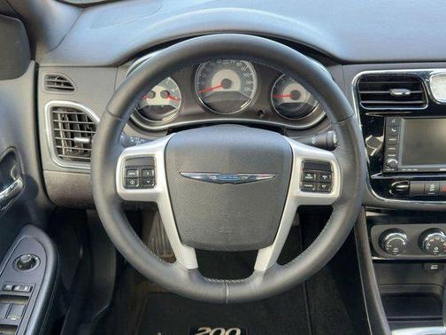 2011 Chrysler 200 Touring