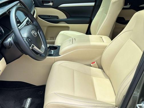Alumina Jade Metallic 2019 Toyota Highlander XLE