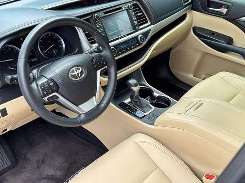 Alumina Jade Metallic 2019 Toyota Highlander XLE