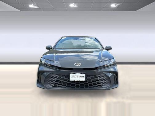 Black 2025 Toyota Camry SE