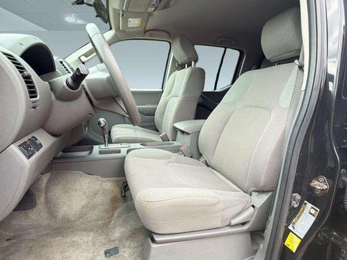 Super Black 2015 Nissan Frontier SV