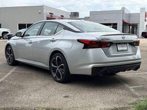 2023 Nissan Altima SR FWD