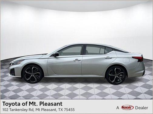 2023 Nissan Altima SR FWD