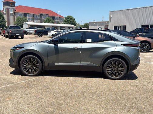 Overcast 2026 Toyota C-HR XSE