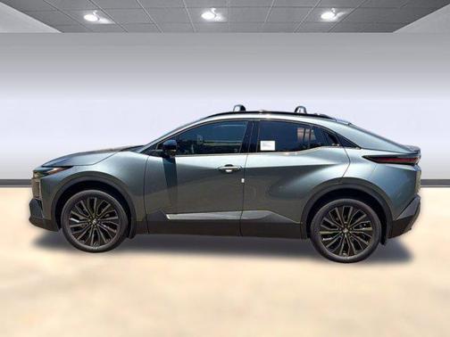Overcast 2026 Toyota C-HR XSE