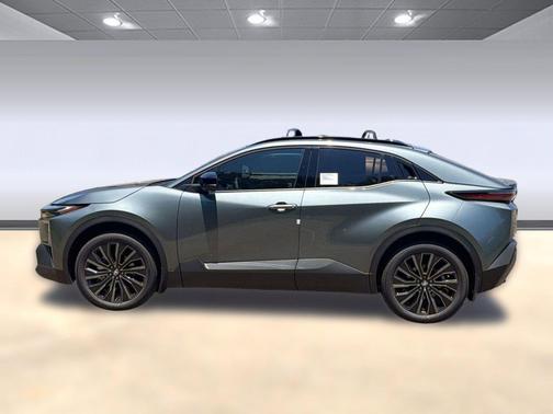 Overcast 2026 Toyota C-HR XSE