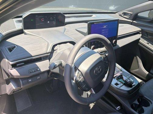Overcast 2026 Toyota C-HR XSE