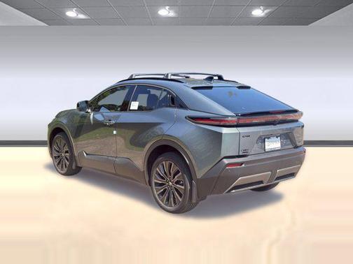 Overcast 2026 Toyota C-HR XSE