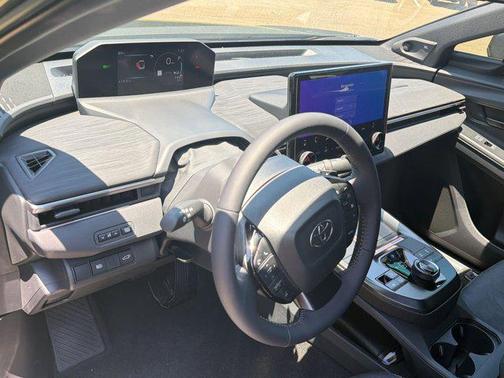 Overcast 2026 Toyota C-HR XSE