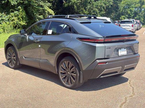 Overcast 2026 Toyota C-HR XSE