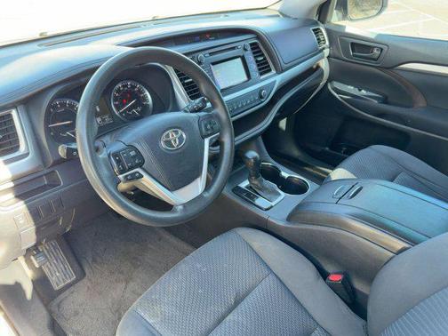 2015 Toyota Highlander LE