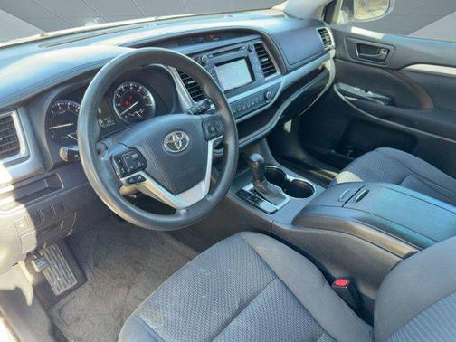 2015 Toyota Highlander LE