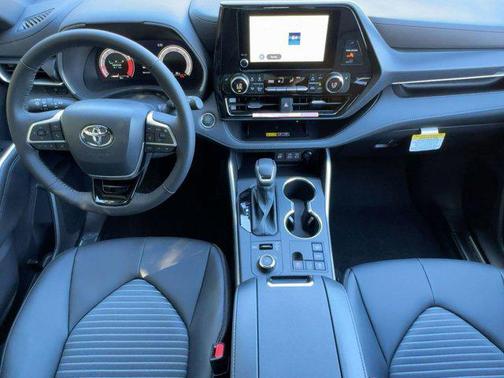 2025 Toyota Highlander XSE