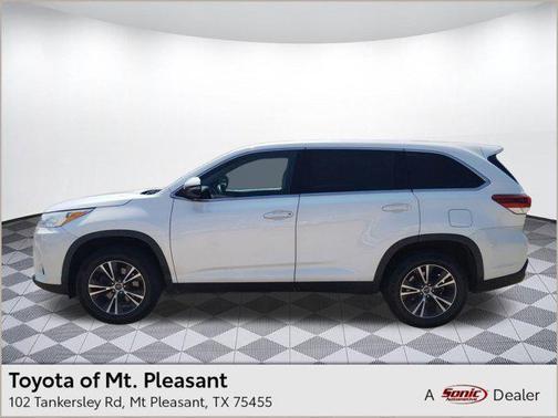 2019 Toyota Highlander LE I4