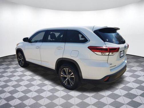 2019 Toyota Highlander LE I4