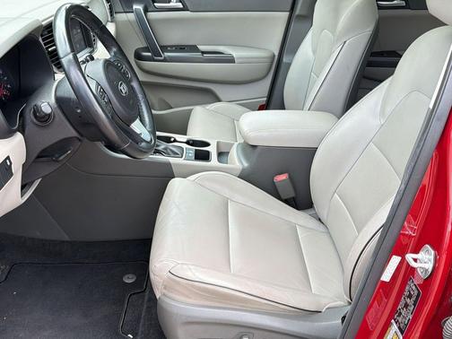 Hyper Red 2017 Kia Sportage EX