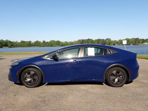 2023 Toyota Prius LE