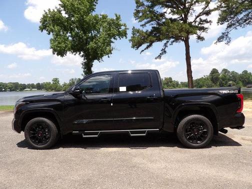2025 Toyota Tundra Hybrid Platinum