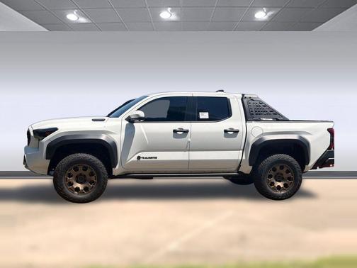 Ice Cap 2026 Toyota Tacoma Hybrid Trailhunter