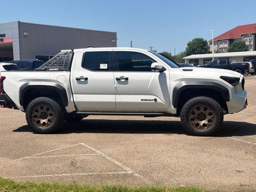 Ice Cap 2026 Toyota Tacoma Hybrid Trailhunter
