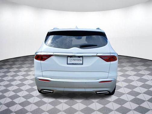 2022 Buick Enclave FWD Essence
