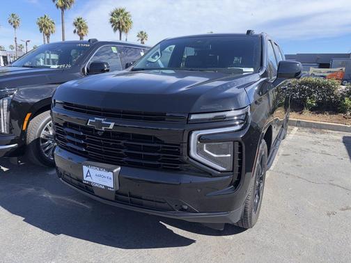 2025 Chevrolet Suburban RST