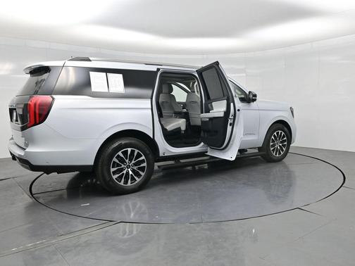 Space Silver 2025 Ford Expedition Max Platinum
