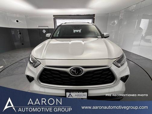 Pearl 2023 Toyota Highlander XLE