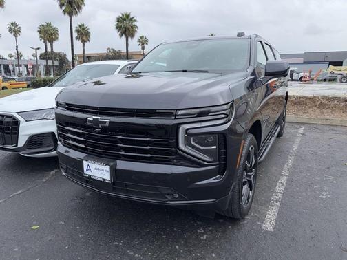 2025 Chevrolet Suburban RST