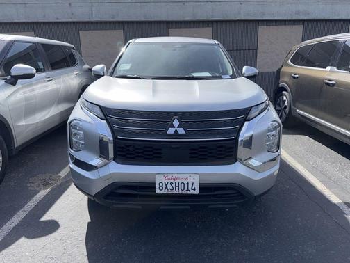 2022 Mitsubishi Outlander ES