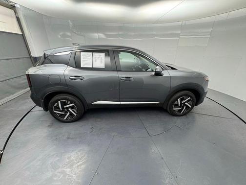 Gun Metallic 2025 Nissan Kicks SV