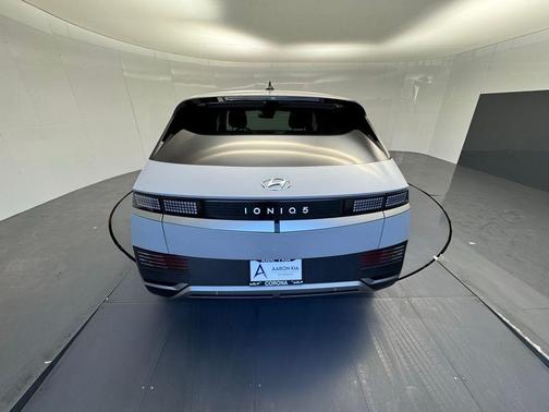 2024 Hyundai IONIQ 5 SE