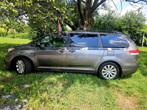 2011 Toyota Sienna XLE Limited