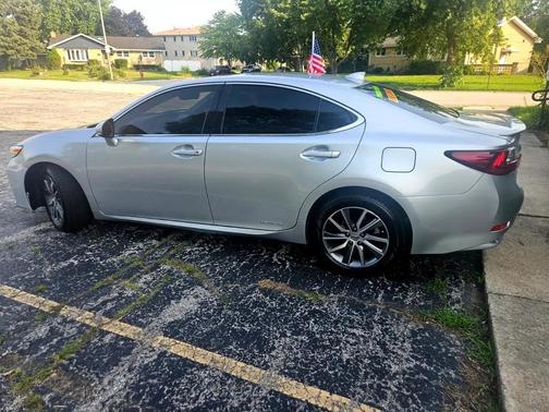 2017 Lexus ES 300h Base
