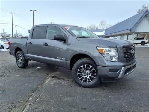 2023 Nissan Titan SV